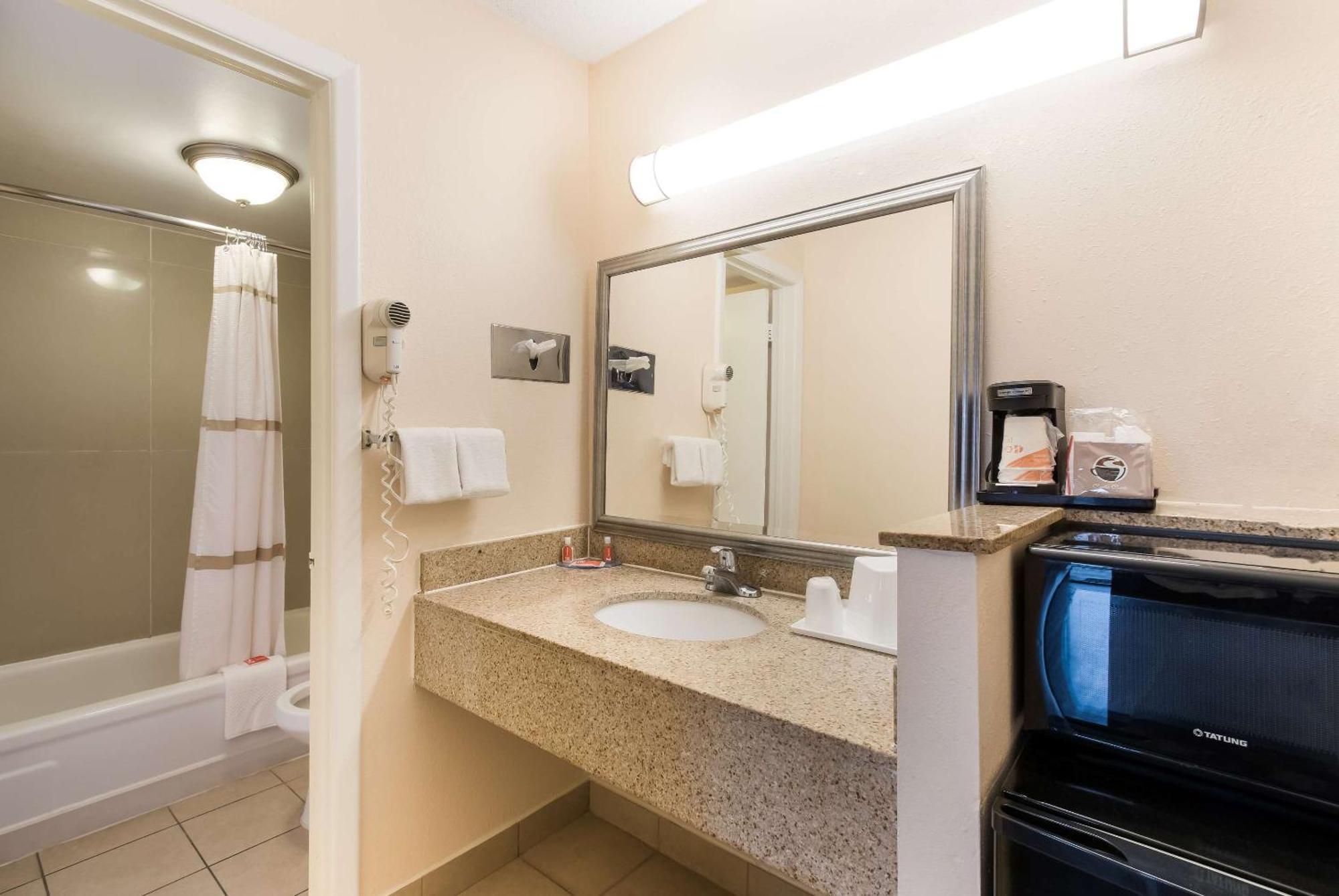 Econo Lodge North Washington Exteriör bild